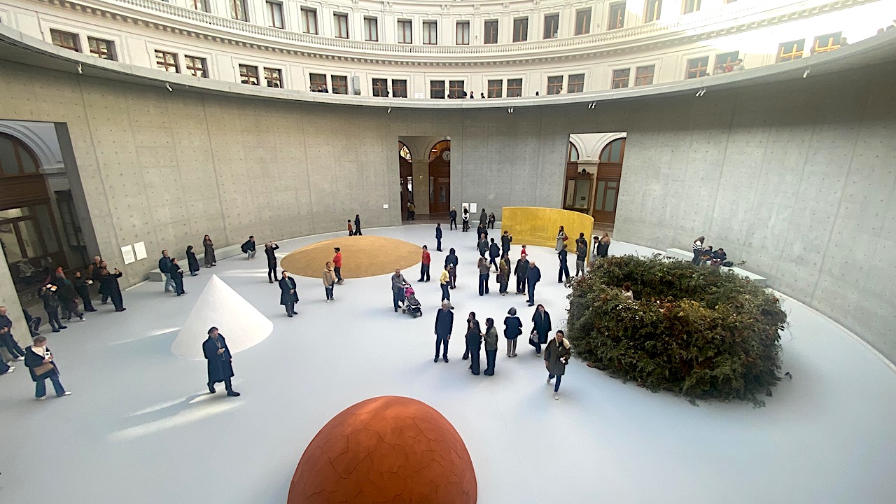Minimal at Bourse de Commerce